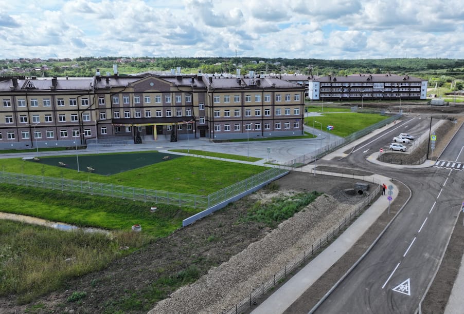 Ко Дню знаний обновлено свыше 800 км дорог, ведущих к образовательным учреждениям